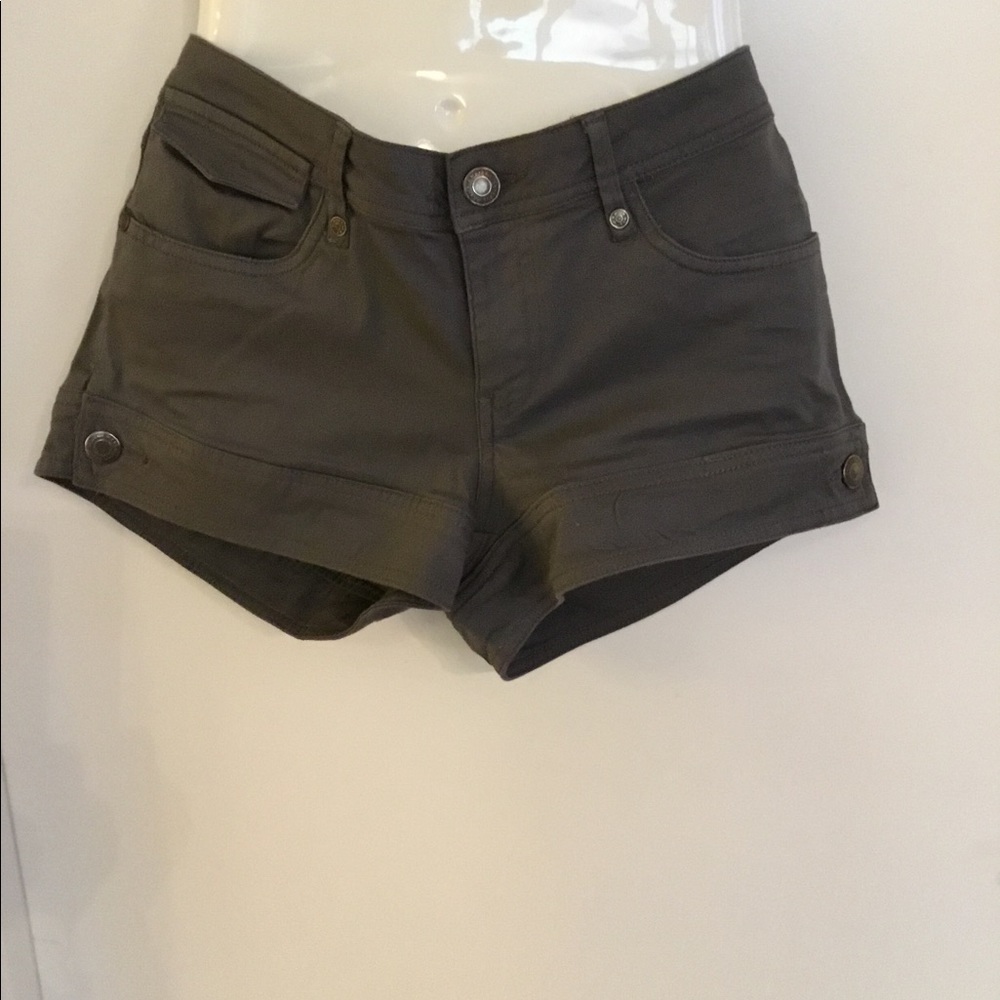 Max Rave.  Gray Short. Size 9 $40 - Picture 3 of 11